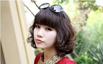 大脸头发细软稀少扁塌适合发型,40岁发型大脸头发少适合什么短发