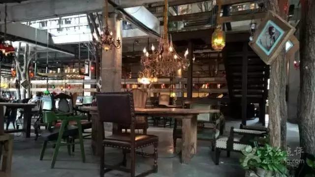 他拥有南京全部的漫咖啡,为烘焙最美味的面包,不惜将面包吃到吐