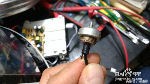 电压力锅不工作了出现e0,电压力锅通电一会显示e4