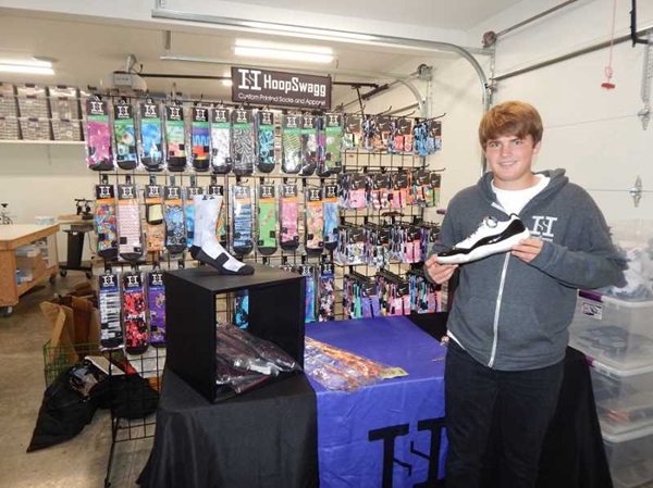 17岁起步创业一年赚5万块钱,17岁辍学创业开店