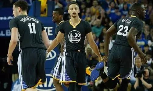 如果联盟都不给球员顶薪怎么办,球员拿底薪后可以直接拿顶薪吗