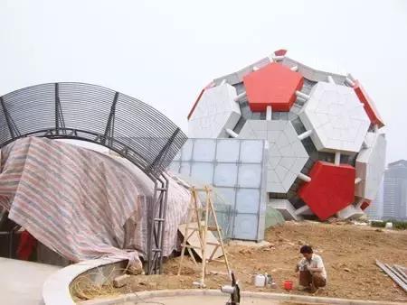 劳动公园大足球内部样子,劳动公园大足球叫什么