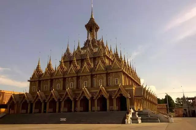 施华洛世奇宫殿？没想到泰国还有座如此壮观的水晶庙