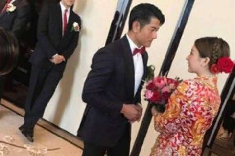 瞩目的不是新娘，伴郎才是亮点