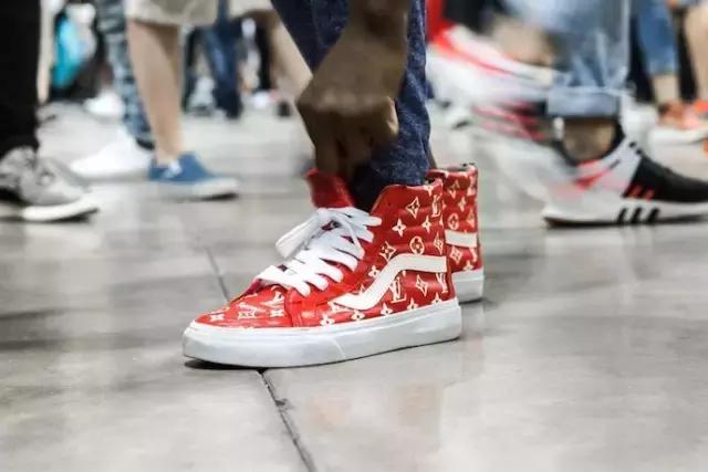 你把球鞋这样穿,我给100分