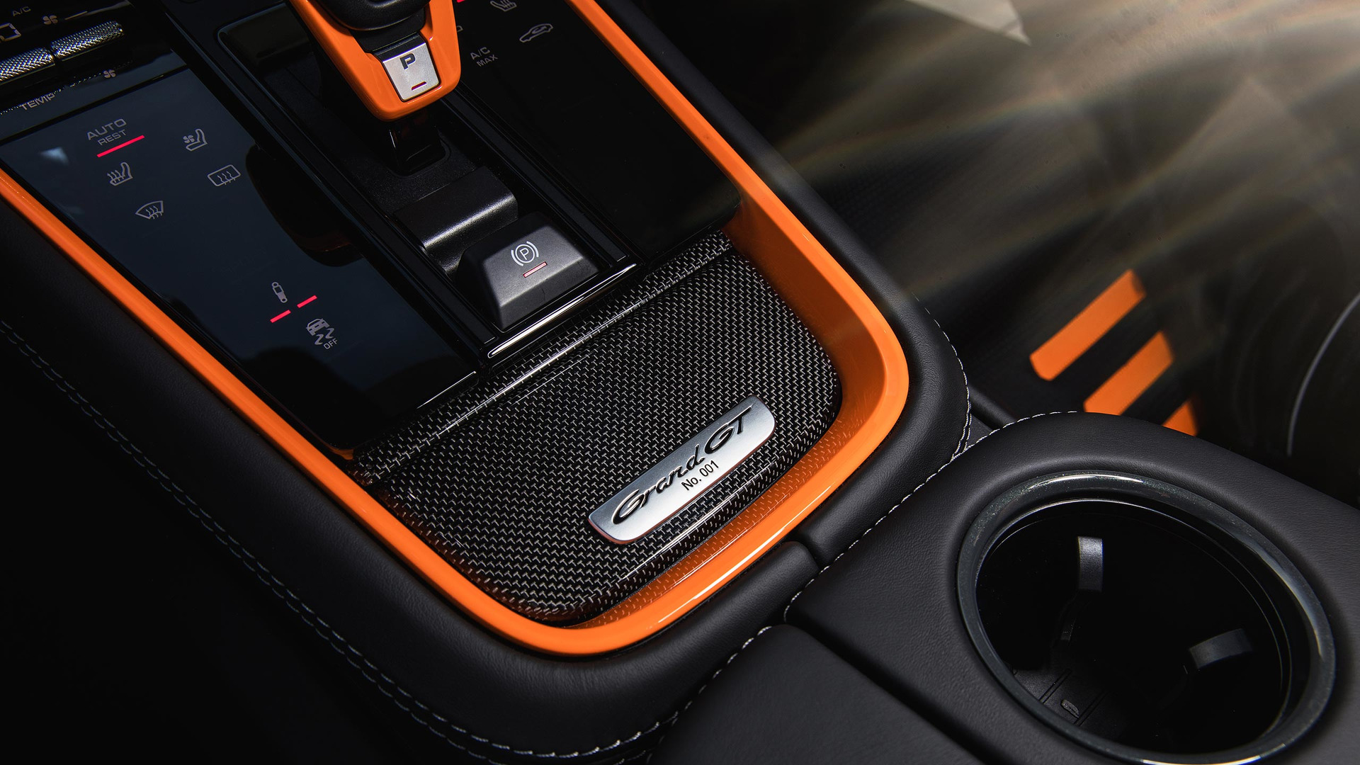 TachArt改装的保时捷，22寸的轮毂终于上了