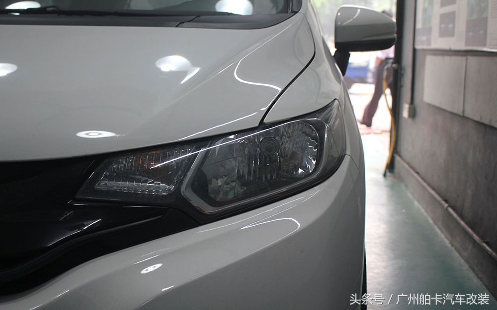 本田飞度三代gk5改装雾灯,三代飞度gk5改后视镜折叠