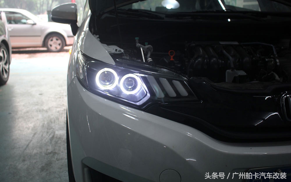 本田飞度三代gk5改装雾灯,三代飞度gk5改后视镜折叠