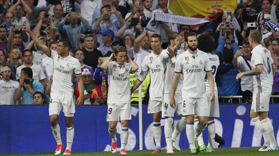 上海上港vs马德里竞技,上海上港对大连一方足球比赛直播