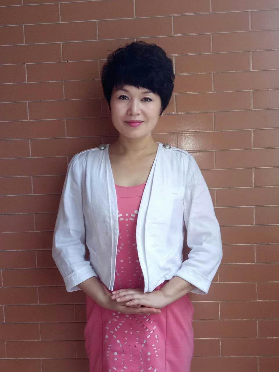 做一个好主持人需要什么条件,做一名婚礼主持人