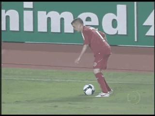 足球十大搞笑进球动图,最经典搞笑中超足球gif