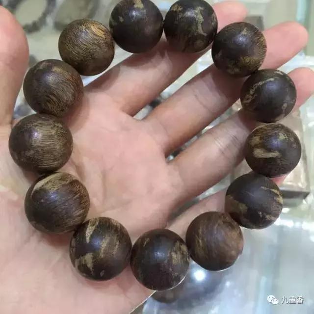 怎样才能选到好的海南沉香手串,怎么挑好的木手串