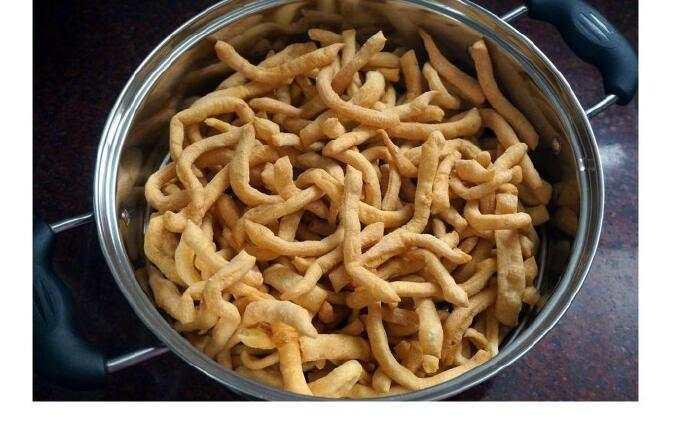 沙琪玛怎么做出来硬硬的,自己在家做的沙琪玛怎么那么硬呢