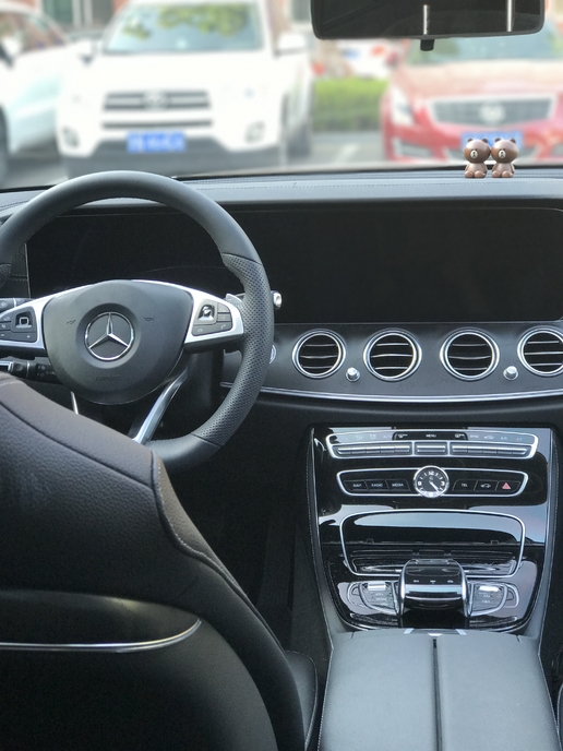 原来你是这样的奔驰E200L！一个靠谱女司机的野蛮选车体验