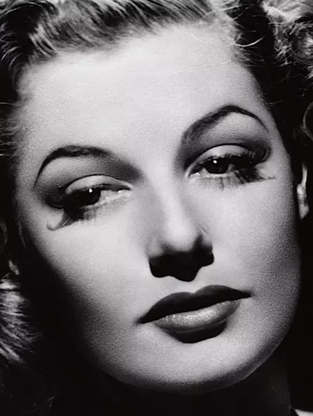 她改短了自己的名字，竟迅速大红大紫，一周收到250封求爱信