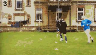 足球训练传接球热身,初中足球传接球游戏热身