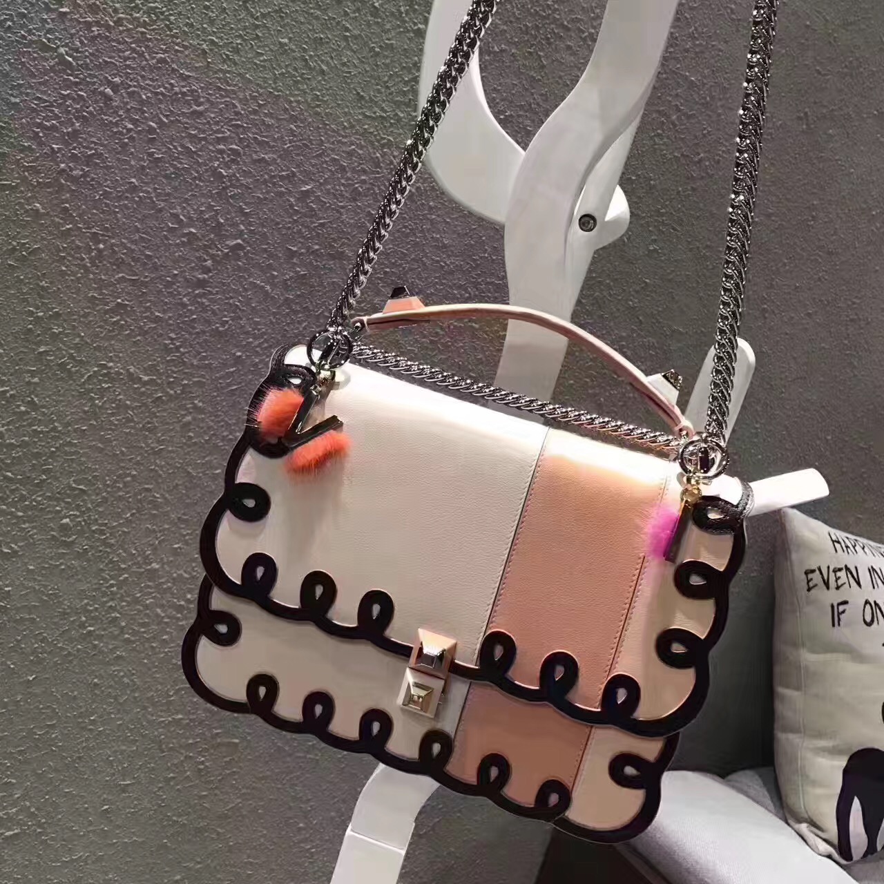 fendi包包最新款,fendi包的经典款