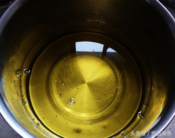 有人说海参太贵吃不起,教你如何快速制作咬得动的活海参