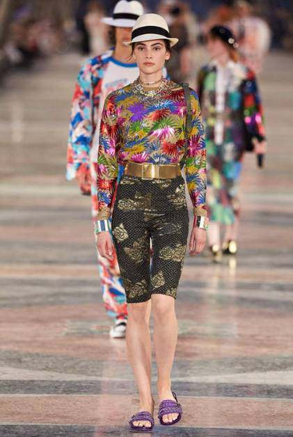 香奈儿凉鞋女塑料一万多,香奈儿凉鞋女款2022新款爆款