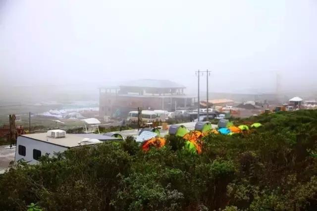 四川房车露营,川藏线上最火的房车露营基地