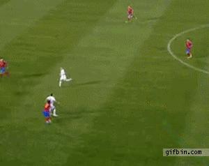 足球十大搞笑进球动图,足球搞笑庆祝动作gif