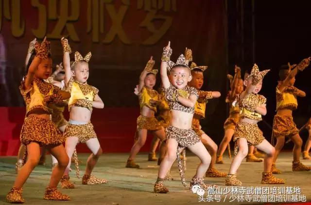 5.1年会十大爆笑节目,5.12晚会表演的节目