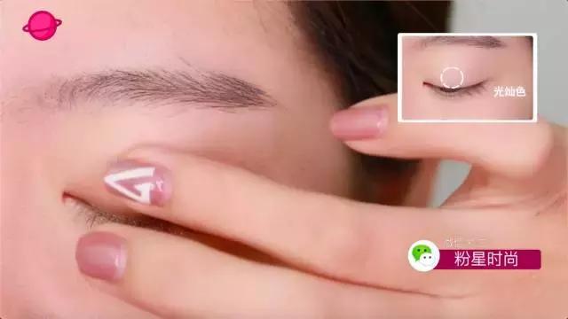 学生党用四色眼影盘可搞定妆容,适合新手的眼影盘一盘搞定全脸