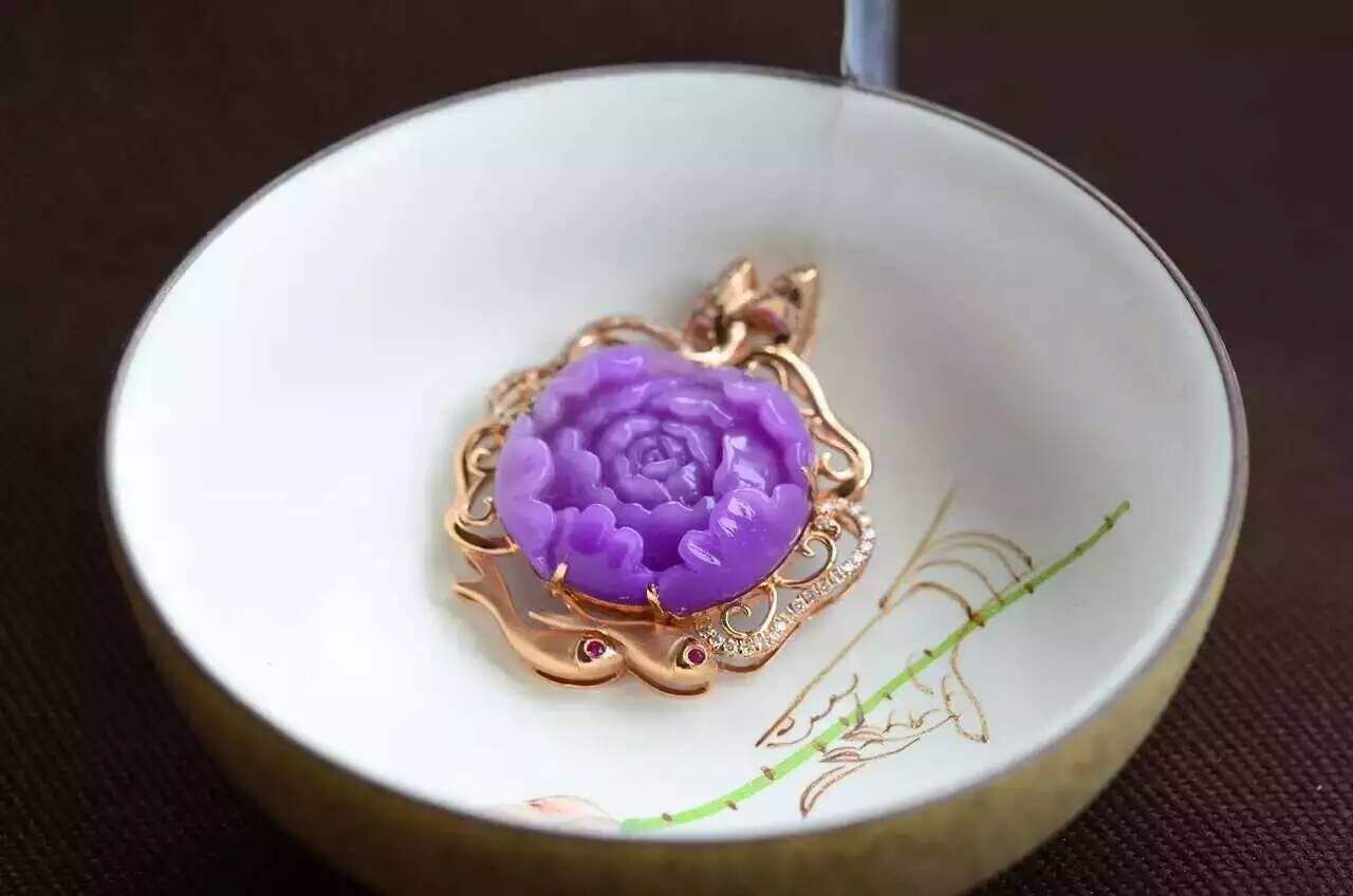 饰品风格搭配图片,饰品绿色与紫色搭配