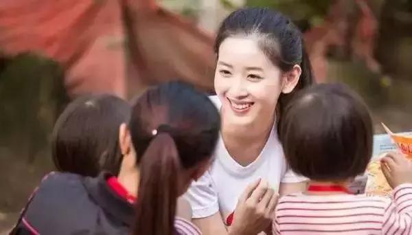 如何看待奶茶妹妹和刘强东的爱情,奶茶妹妹对于刘强东最近评价