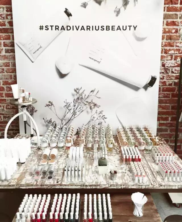 卖衣服每次都要跑去进货吗,卖衣服的都会打扮吗