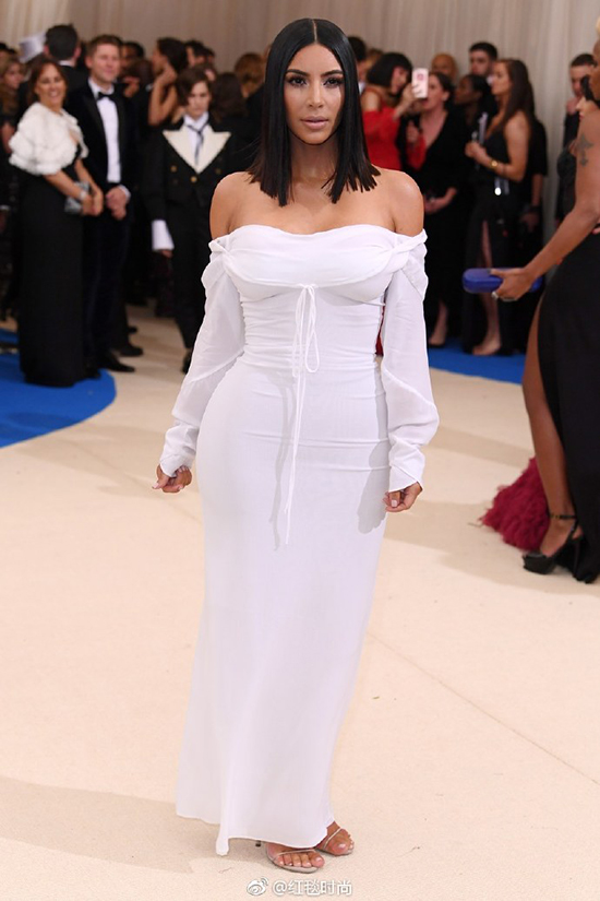 大幂幂大表姐美得稳妥可我更喜欢“玩很大”的日日和水果姐！