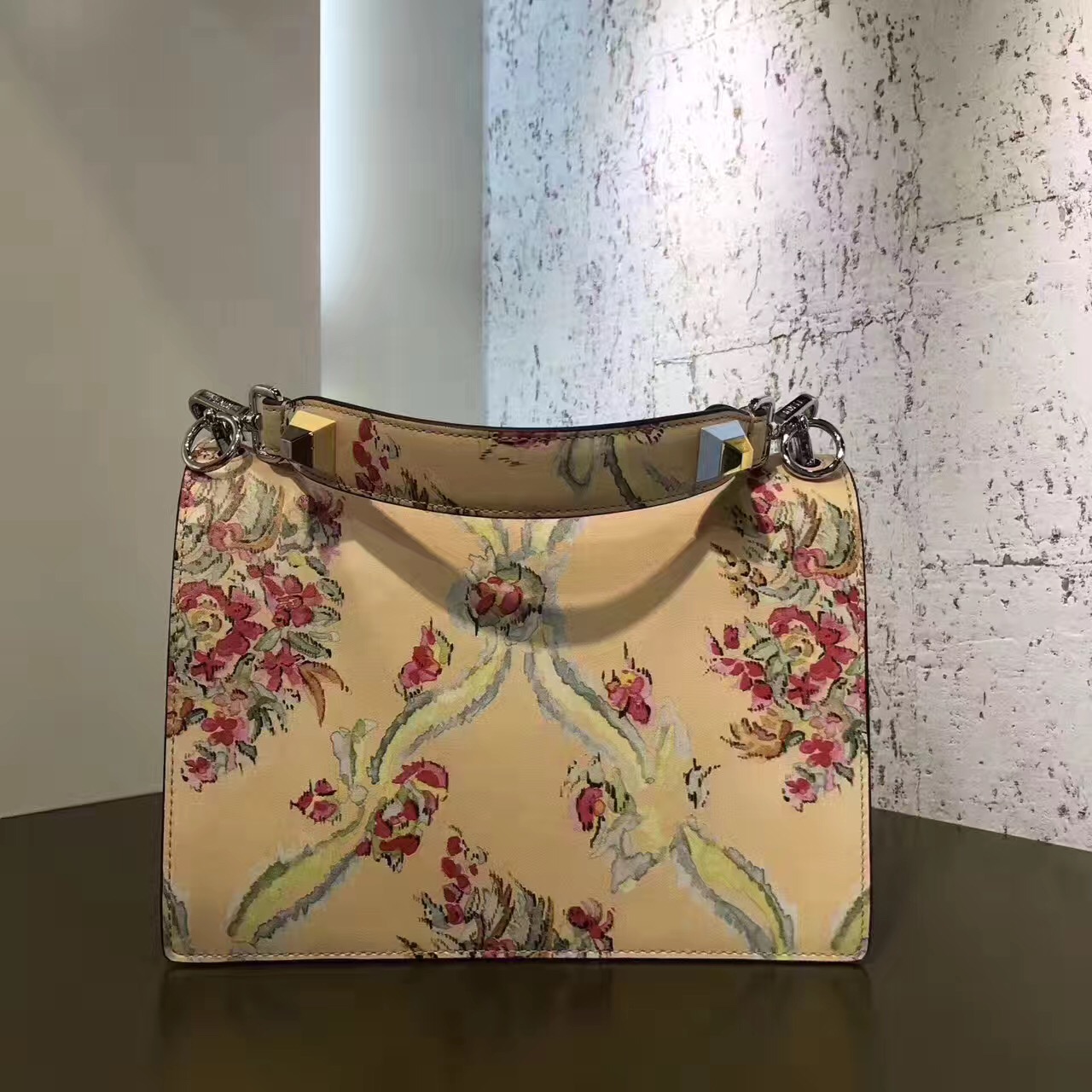 fendi包包哪一款最好看,fendi包最新款