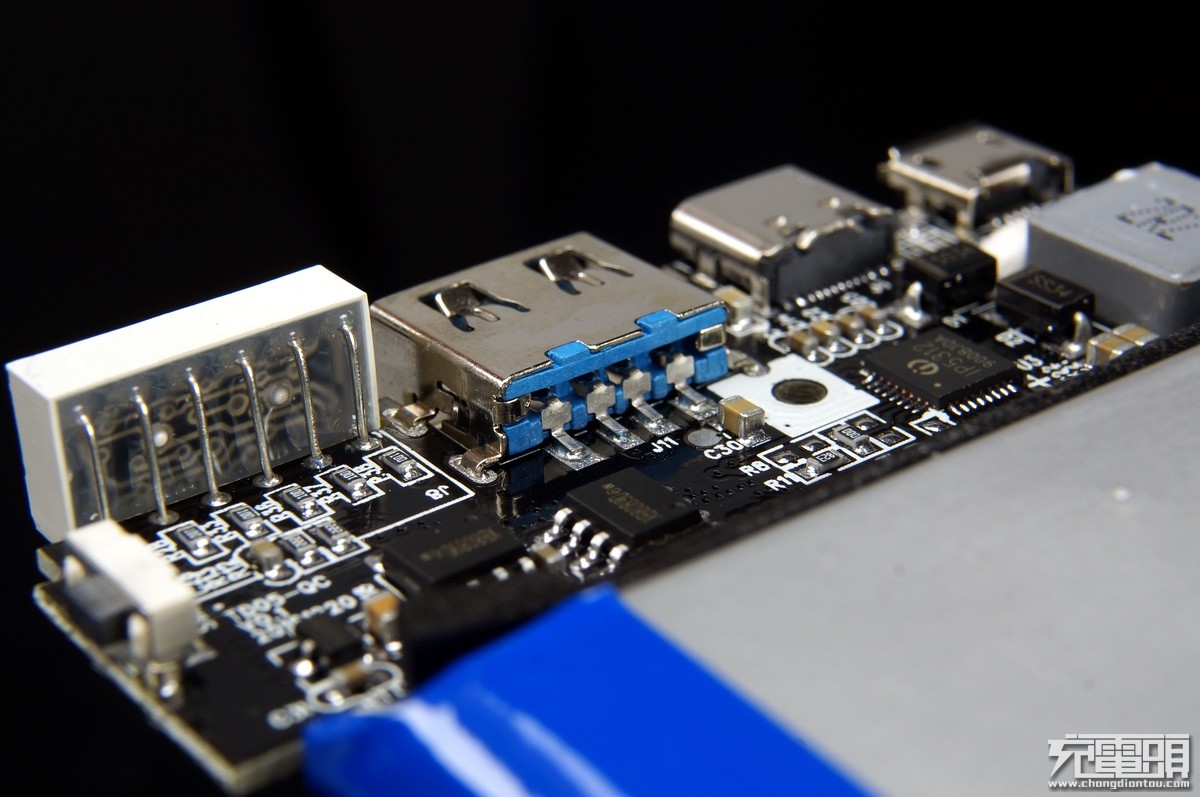 台电20000毫安快充充电宝测评,台电大屏数显18w双向快充充电宝