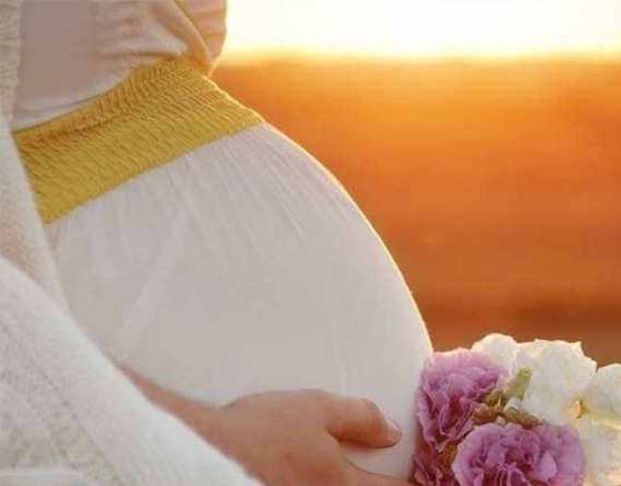 怀孕初期做阴超后出血,怀孕初期肚子隐痛出血