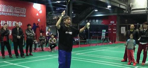 羽毛球网前扑球挥拍技巧,羽毛球挥拍技巧