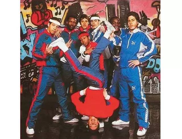 据圈内人说，鞋头们最近都在疯狂购入这双鞋！