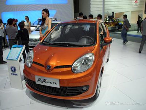 奔奔电动汽车小型代步车,奔奔电动轿车大全