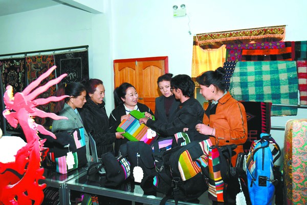 青春，在奋斗中闪光—拉孜县女大学生次央的创业故事之三