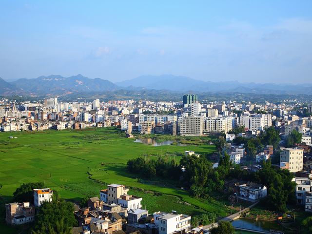 万梓良客家哪里人,万梓良祖籍广东宝安什么村