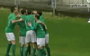 足球过人失败搞笑集锦gif,足球过人技巧慢动作gif