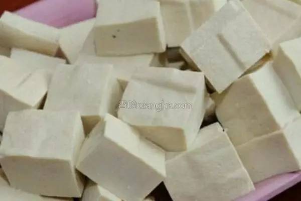 吃素就吃蛋白质丰富得豆腐，好吃到连盘子都能吃掉