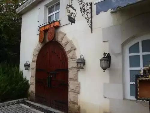 一组张裕爱斐堡酒庄实景图,蓝裕文化