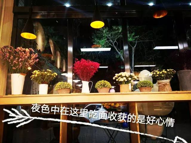 中国最傲娇的面馆来太原了！想吃？得排队！五折福利