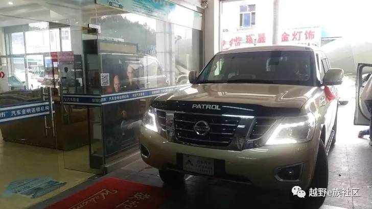 尼桑途乐Y61外观改装案例,途乐y62改装液晶仪表