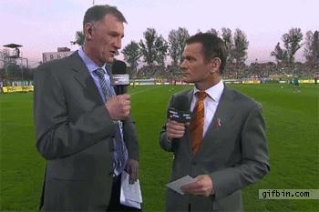 足球十大搞笑进球动图,中国足球过人晃人摔倒gif