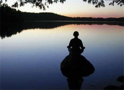 治腰间盘突出什么方法有效,治疗腰间盘突出最佳动作