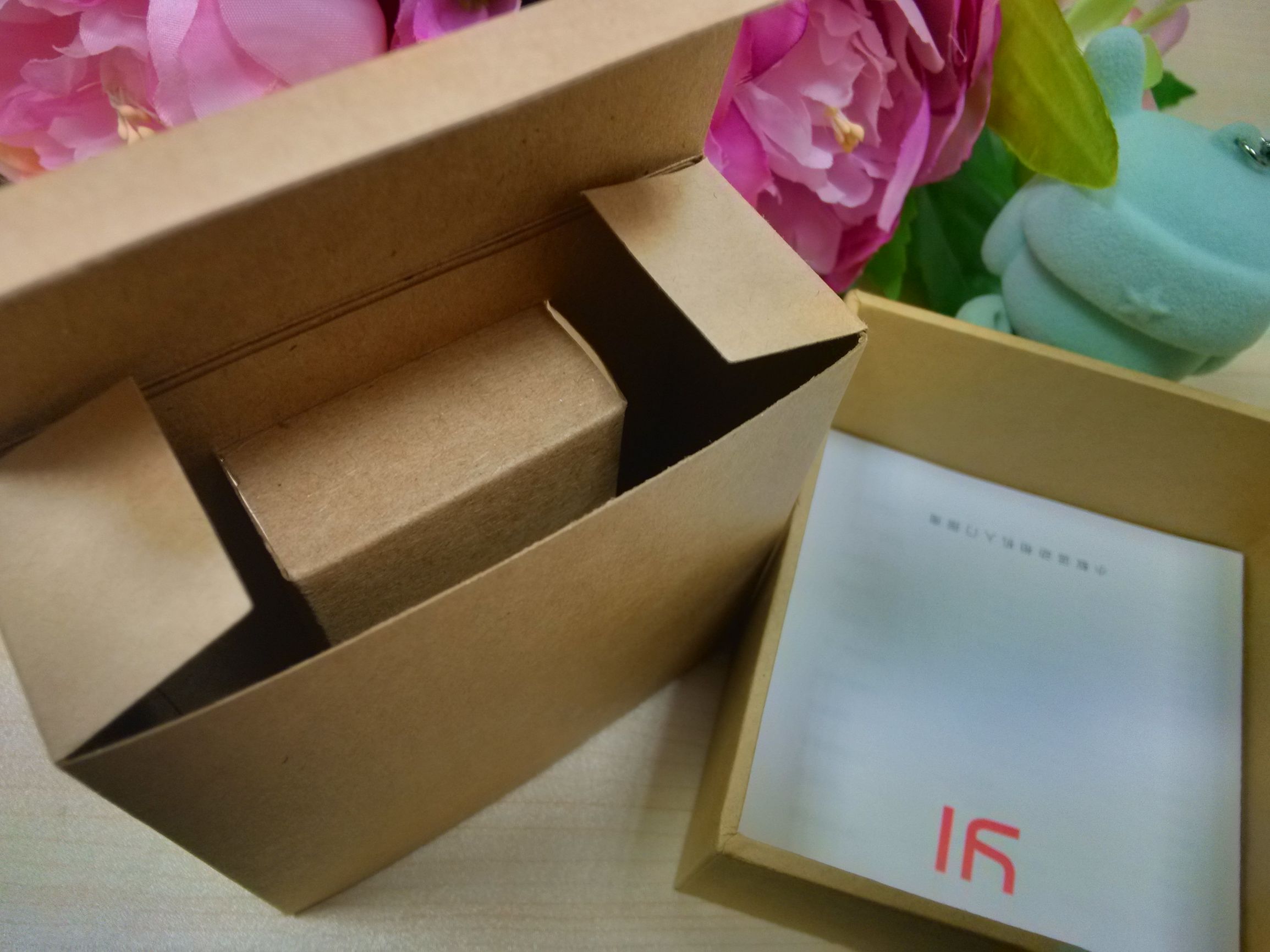 小蚁运动相机怎么通电自动开机,小蚁运动相机一代介绍