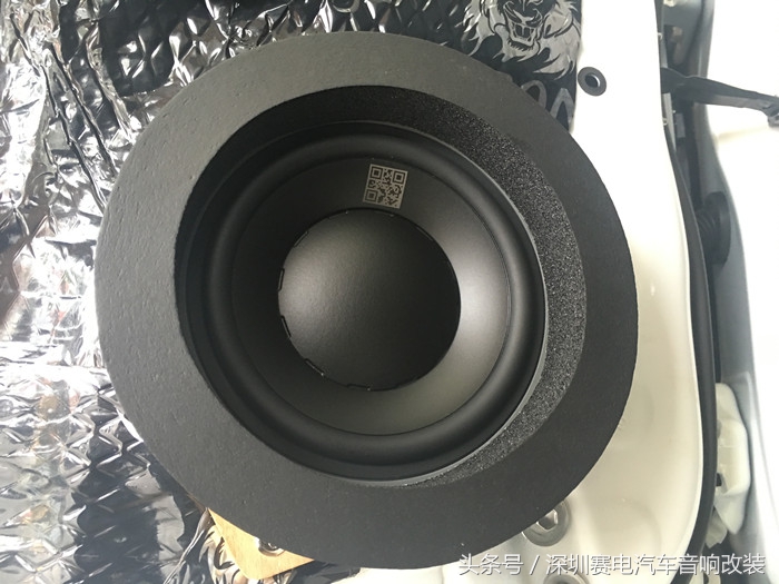 丰田锐志改装摩雷音响,深圳丰田雷凌改装音响低音炮
