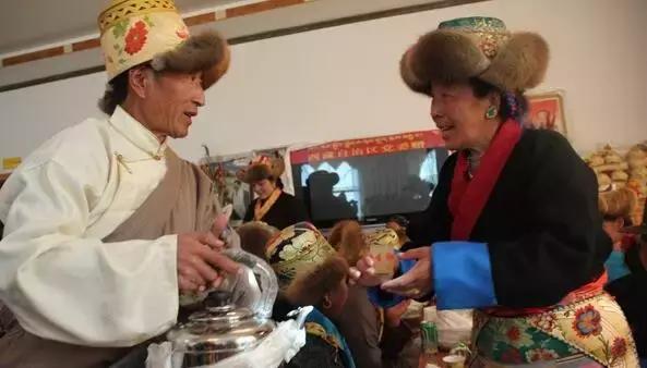 烤全羊、青稞酒、酥油茶，去*藏西**体验神秘的藏历新年，扎西德勒！