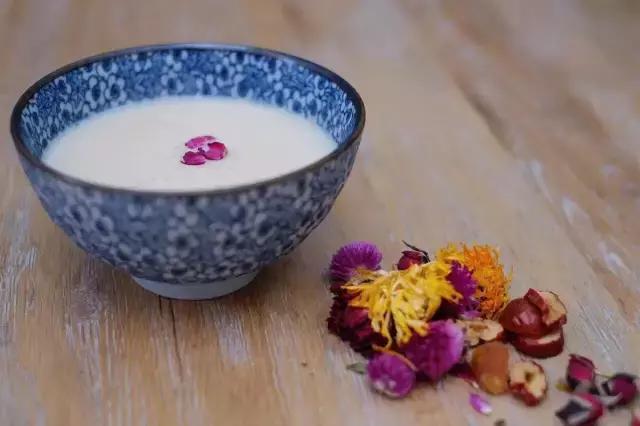 饮露食花，宜身宜心